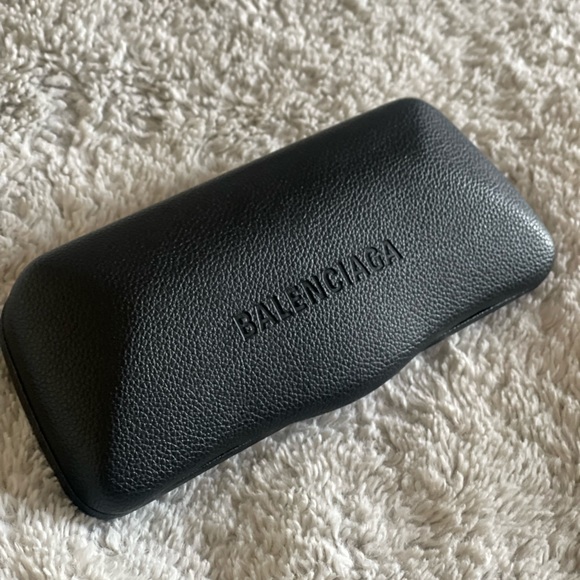 DYNASTY RECTANGLE SUNGLASSES IN WHITE - Picture 3 of 4